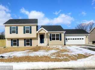 13 Zig Zag Ln, Inwood, WV 25428