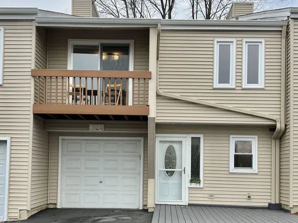 1624 Bay Ct, Naperville, IL 60565