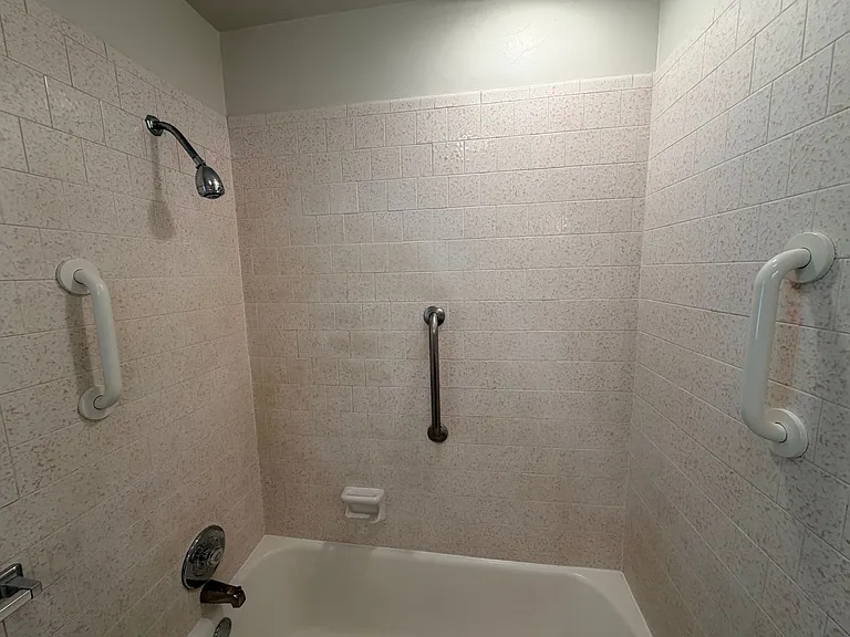 922 Maple St — Photo 43