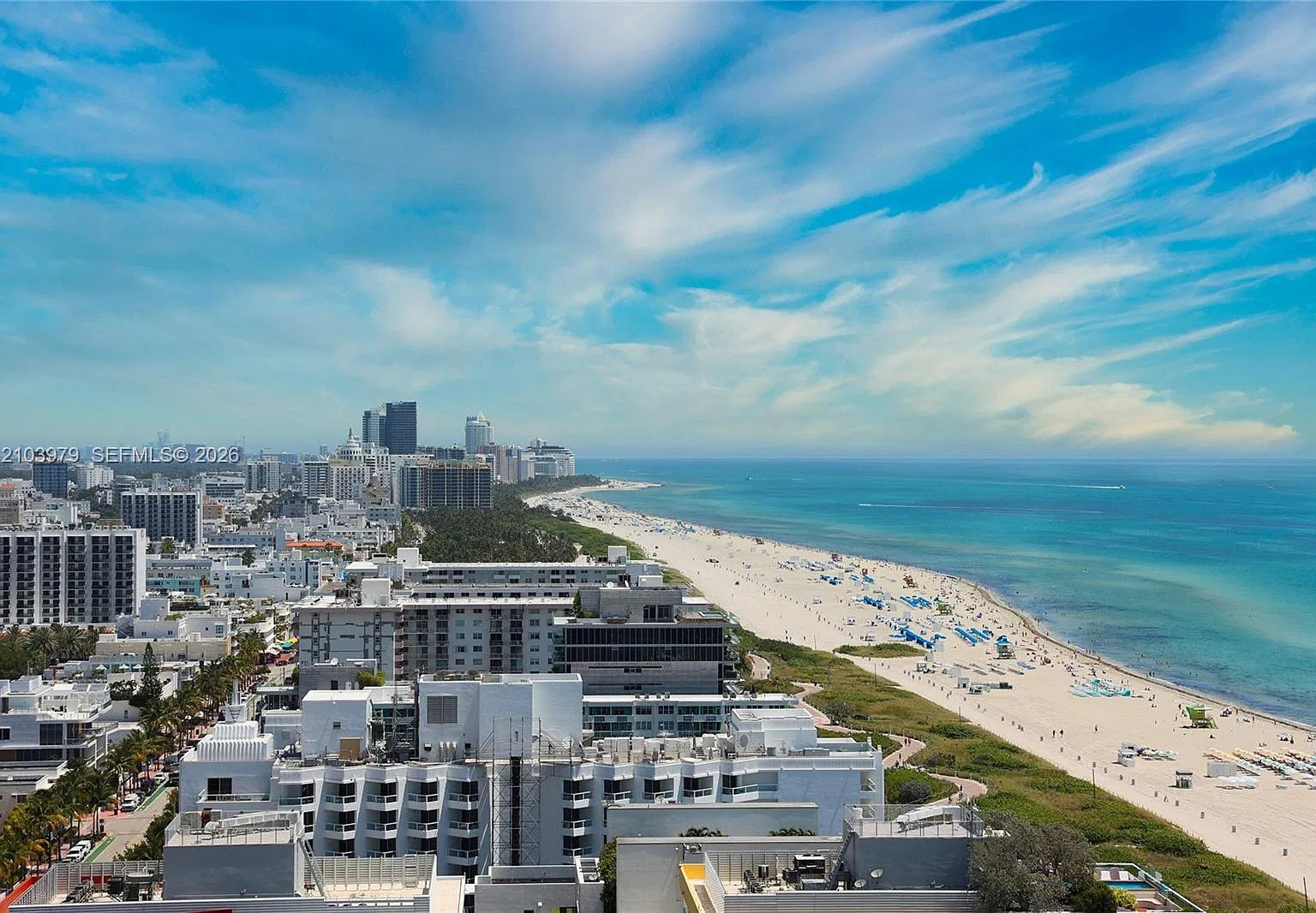 Continuum On South Beach — Photo 1