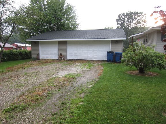3 car oversized garage
