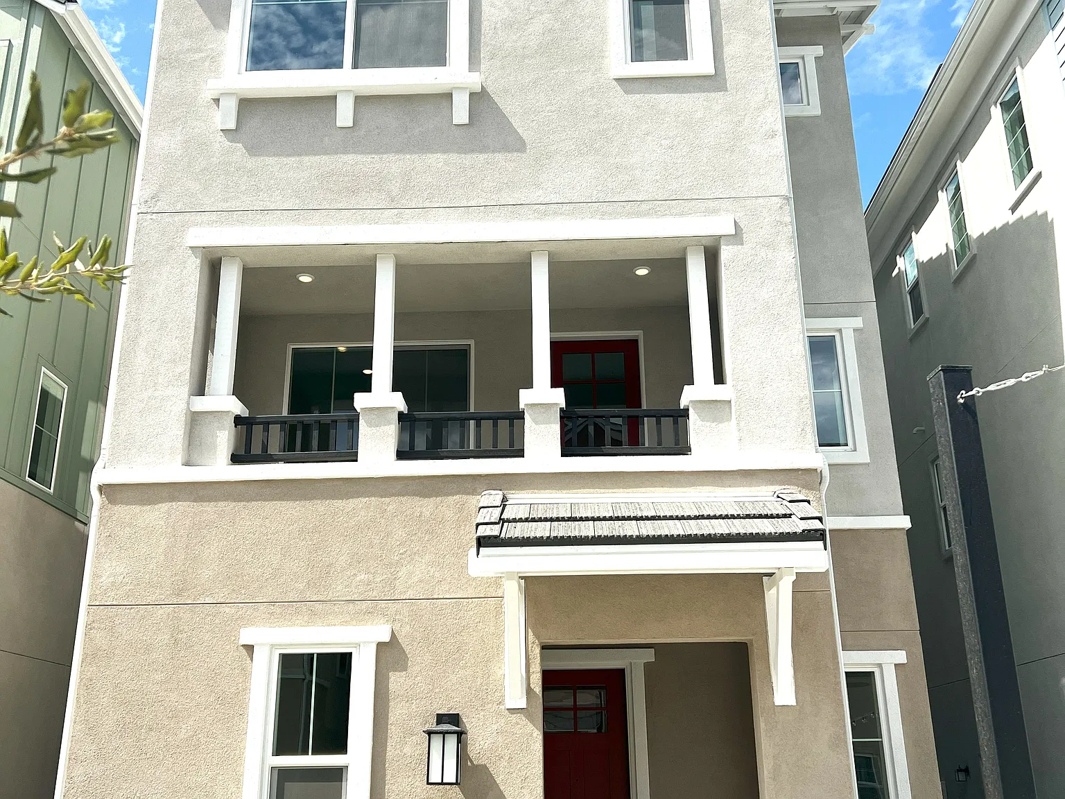 3 bed, 2.5 bath, 1665 sqft, $3,400 — Photo 1