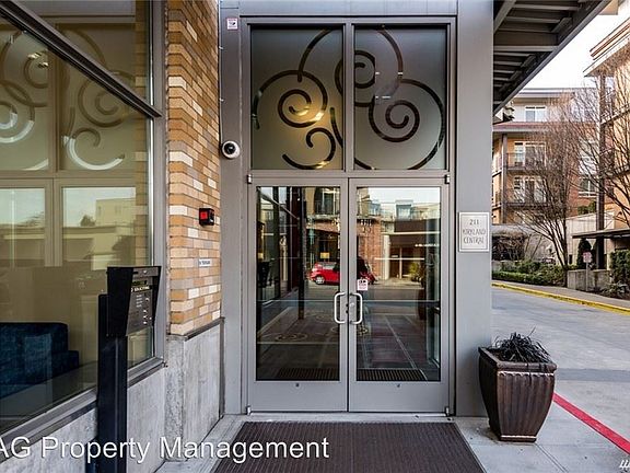 3rd image of 211 Kirkland Ave APT 214