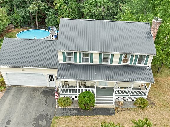 3rd image of 14 Burnside Ln