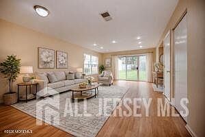 5th image of 28 Morgan Pl