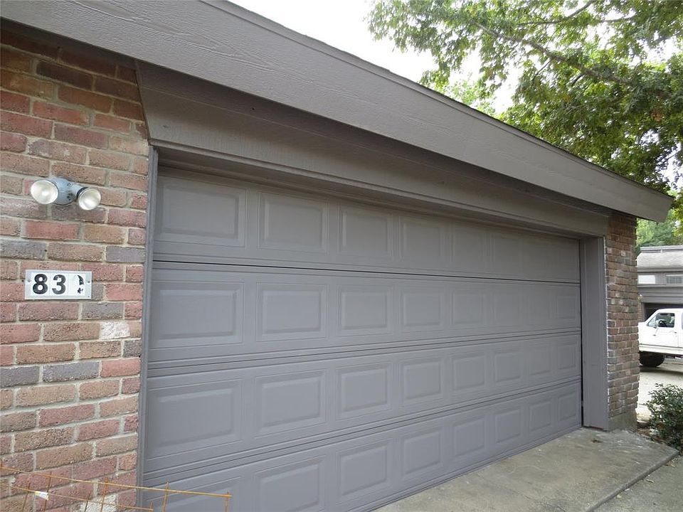 1st image of 830 Clarissa Pl
