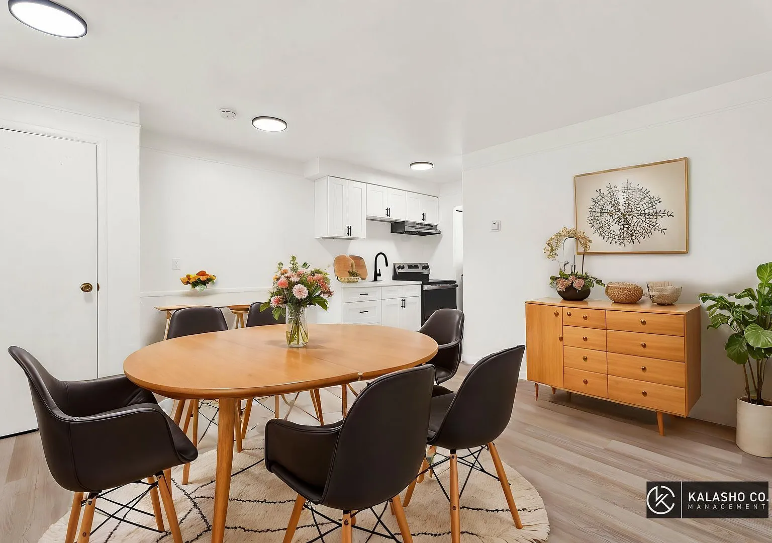 London Falls, Llc - Mt Clemens - Apartments — Photo 3