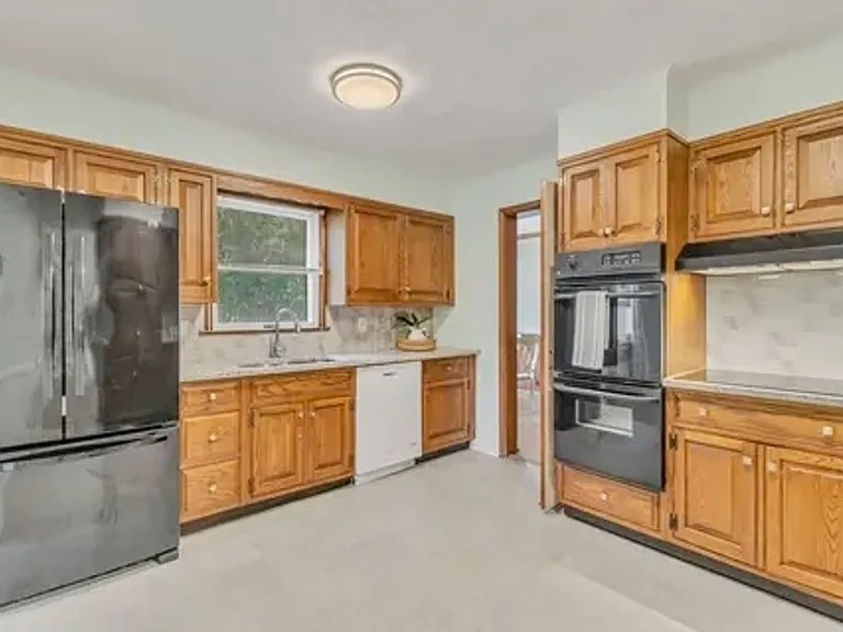 86 Venable Dr — Photo 28