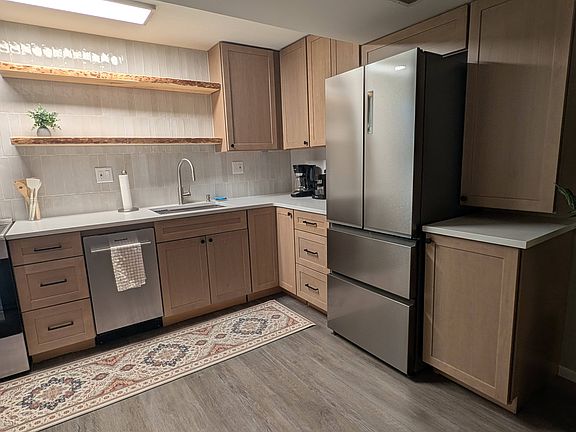 5th image of 4647 Devonshire St #Basement