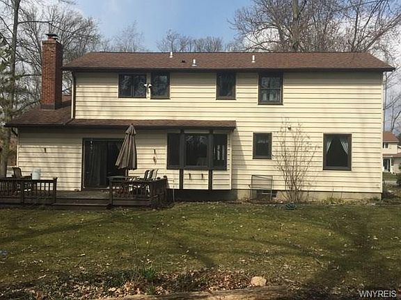 2nd image of 132 Autumnwood Dr