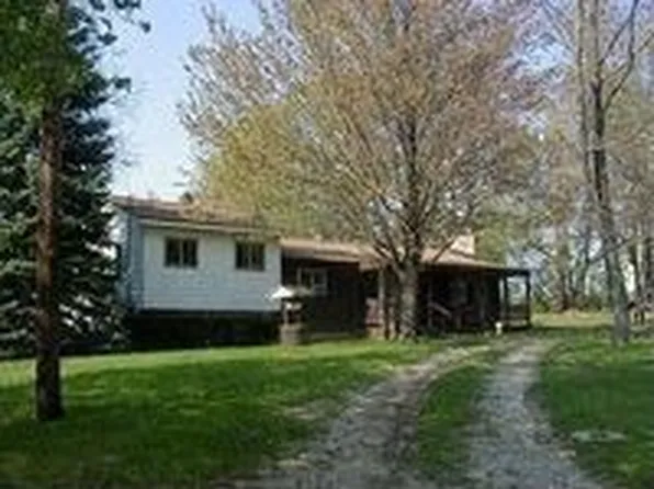 4885 Belle River Rd, Attica, MI 48412