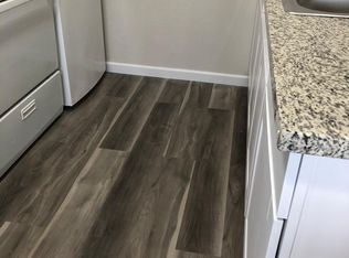 411 W Century Blvd APT 5, Lodi, CA 95240