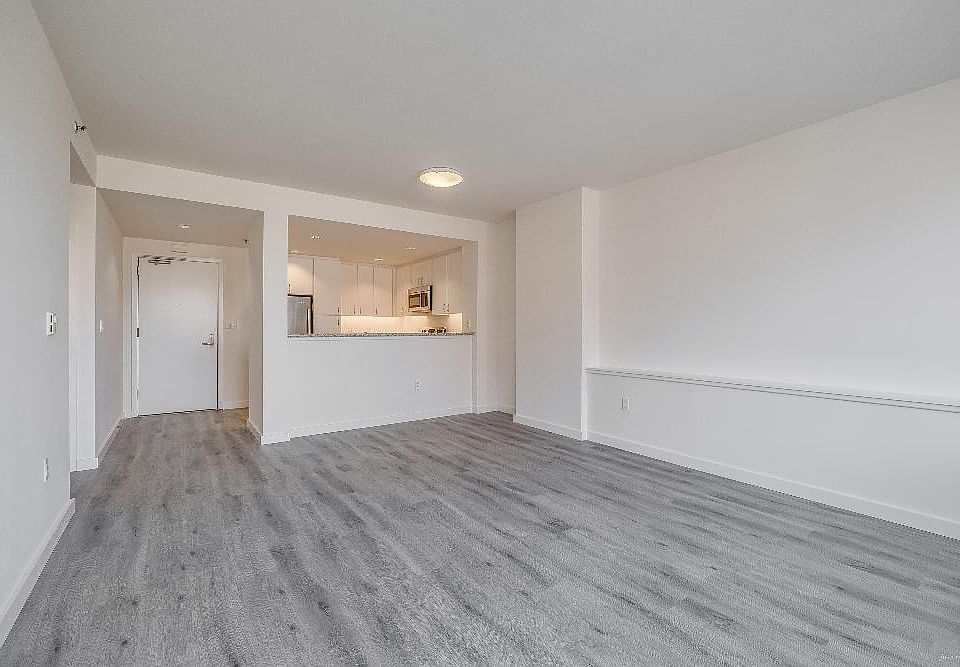 1st image of 250 King St #509