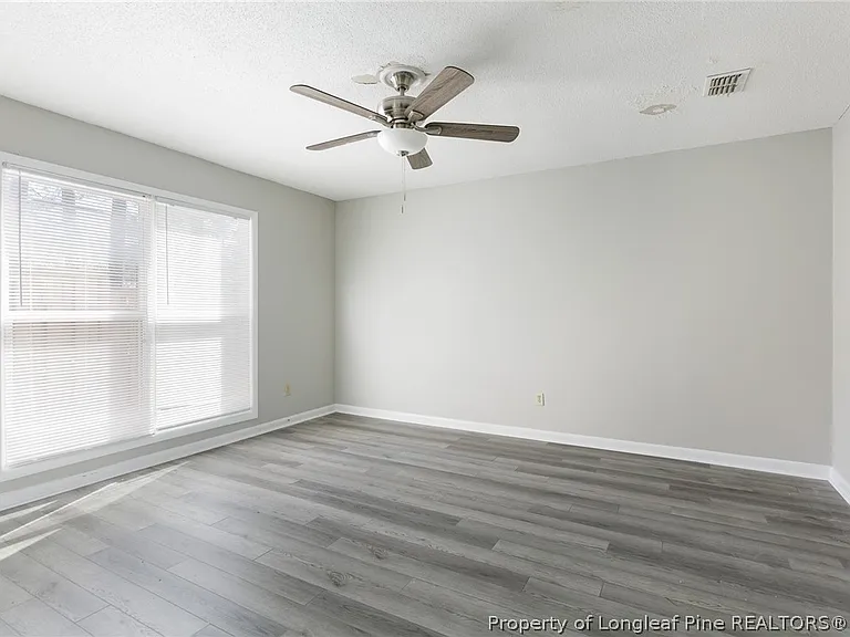 613 Mosswood Ln — Photo 4