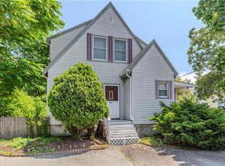 1598 W Shore Rd, Warwick, RI 02889