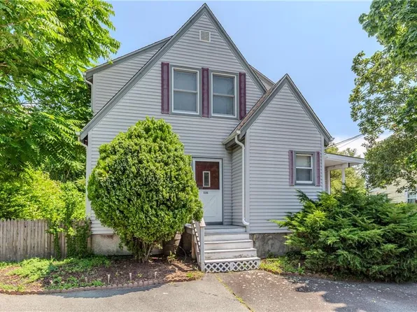 1598 W Shore Rd, Warwick, RI 02889