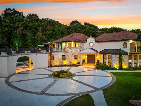 2121 Ridgewood Dr, Waco, TX 76710