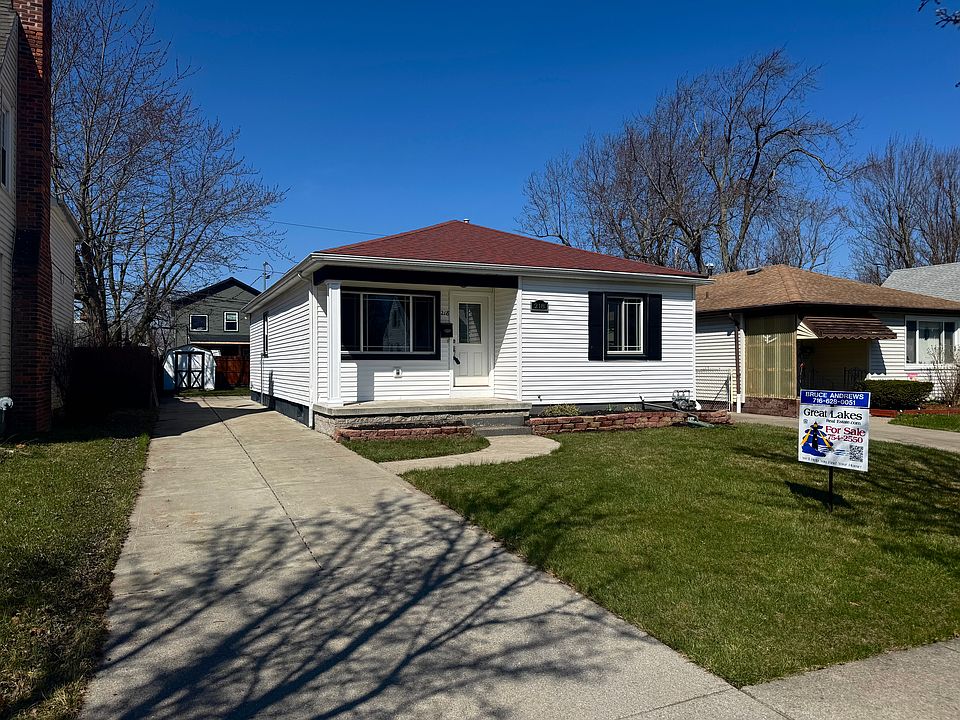 1st image of 218 Wellington Ave