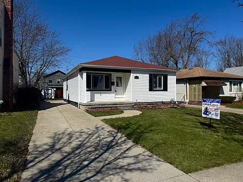 218 Wellington Ave Photo 1