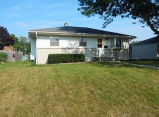 4024 S 84th St, Greenfield, WI 53228