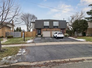 2775 Windjammer Rd, Mississauga, ON L5L 1T4