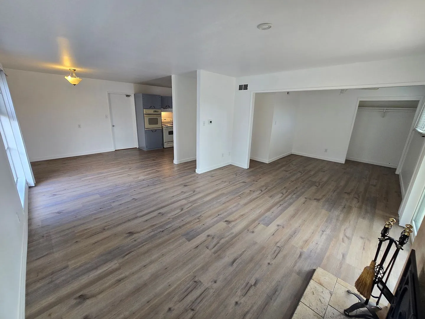 Clairemont 3-Bedroom, 2-Bath--Canyon lot — Photo 2