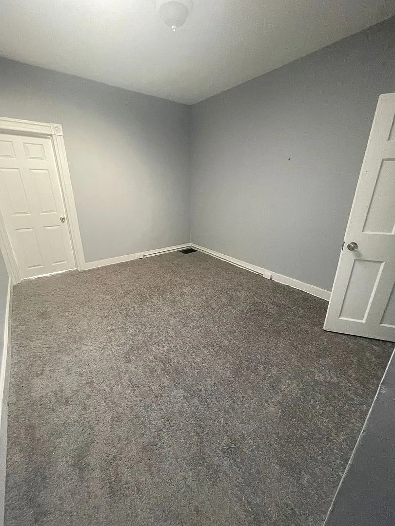 Recently Renovated Three Bed One Bath Ready For A New Tenant! — Photo 3