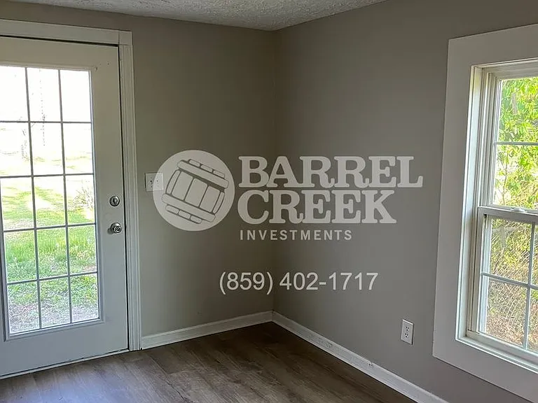 575 Royal Ct — Photo 5