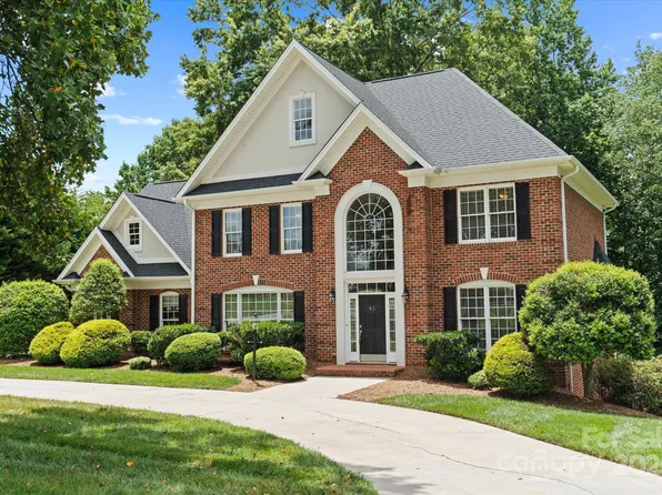 61 38th Ave NW, Hickory, NC 28601