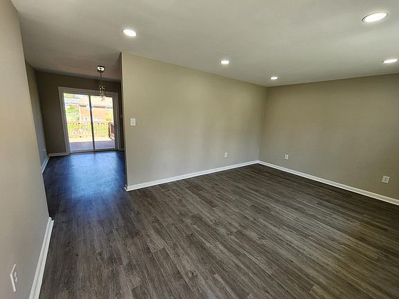 5th image of 3917 Egan Dr