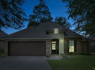 1002 Southlake Cir, Youngsville, LA 70592