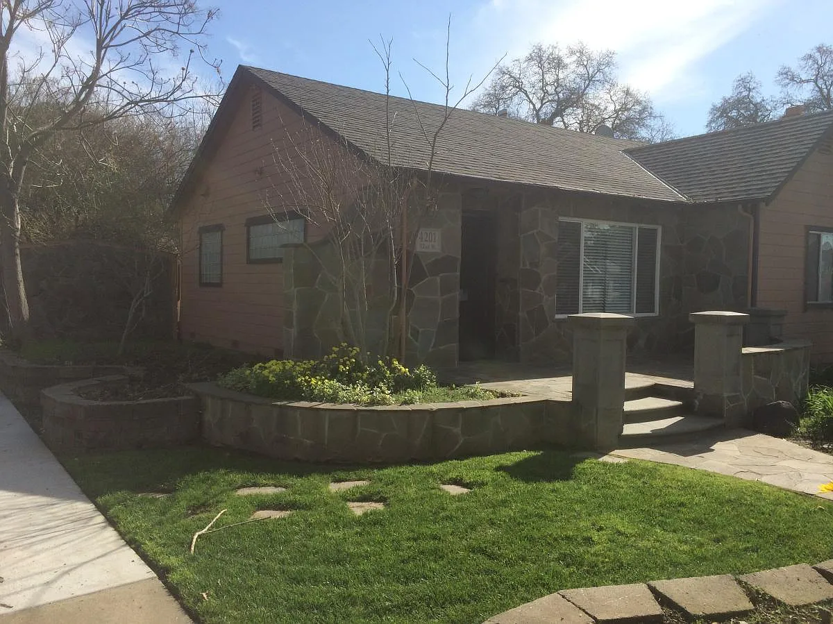 4201 52nd Street — Photo 1