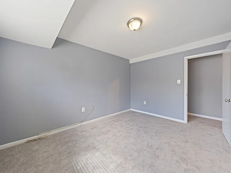 10620 Weymouth St #1 — Photo 7