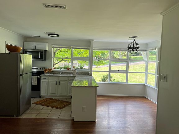 4th image of 4912 Summit Cir