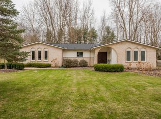 1852 Kingston Dr, Pinckney, MI