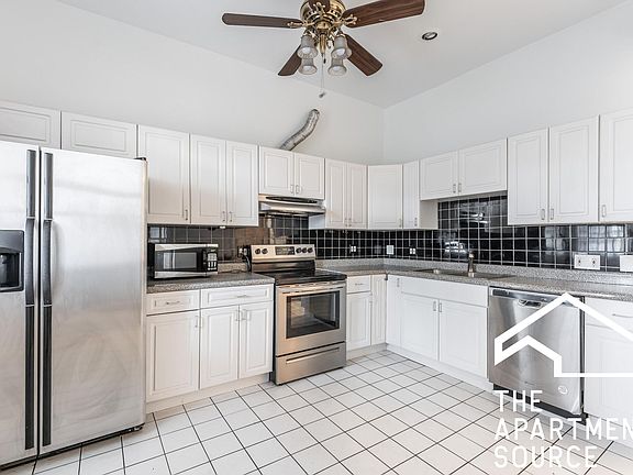 4th image of 2439 W Armitage Ave #3F