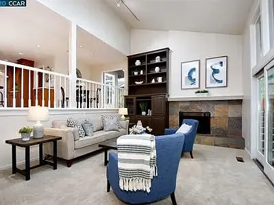 155 Clover Hill Ct — Photo 3