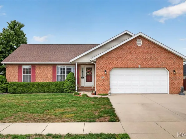 50 Willow Ln, Highland, IL 62249