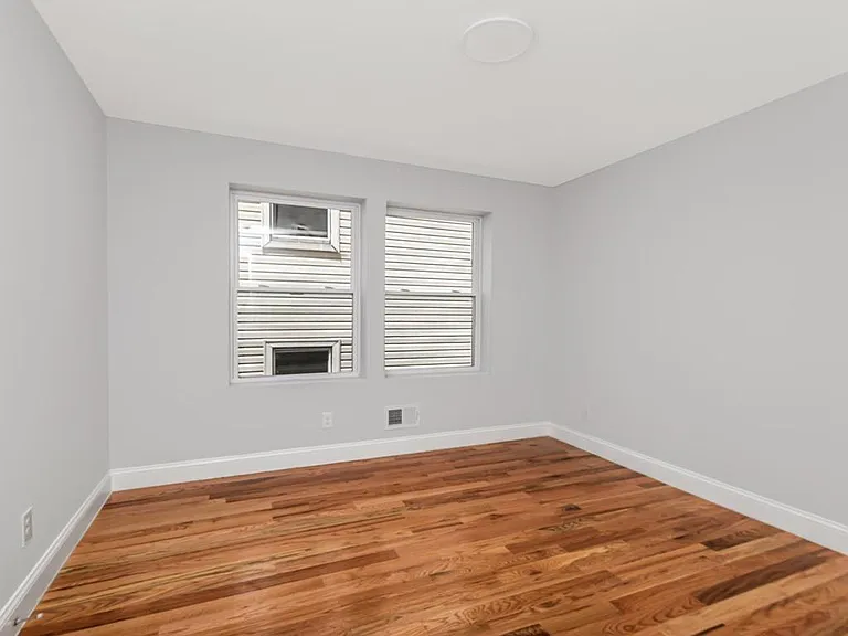 282 W Runyon St #1 — Photo 6