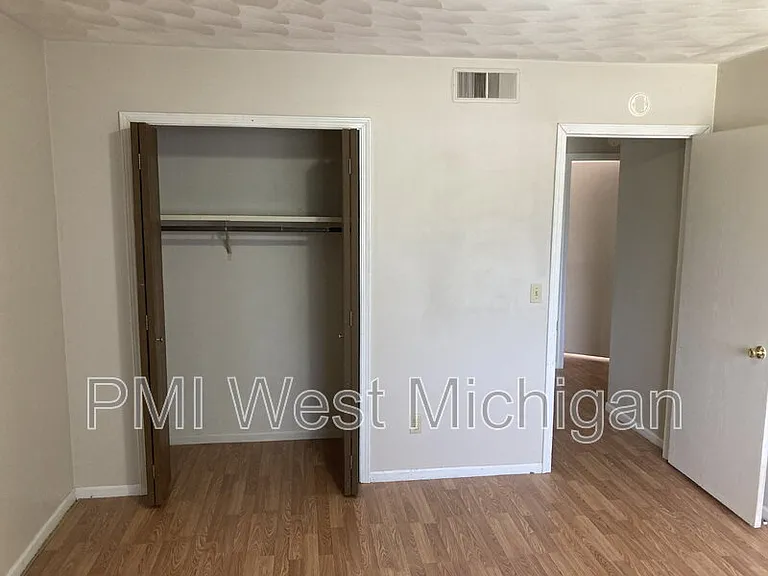 214 Grand Manor Dr — Photo 13