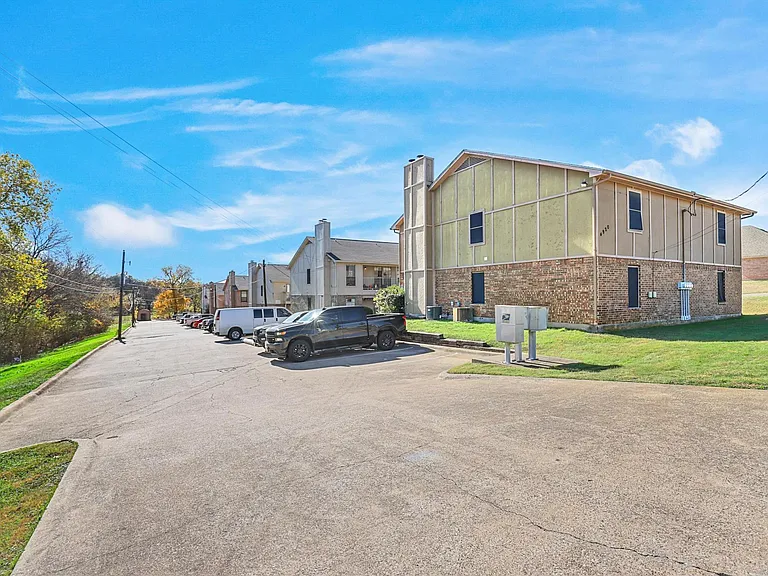 4920 Brianhill Dr #B — Photo 16