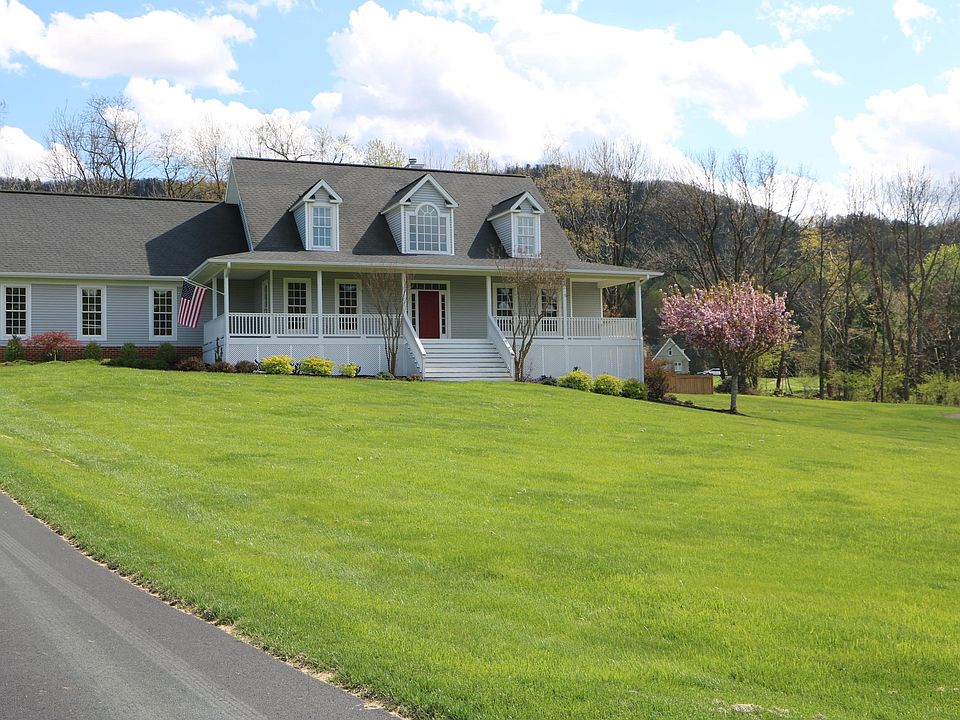 1st image of 7621 Berganblick Ln