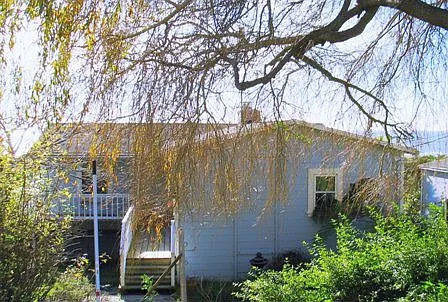 602 Stetson St photo 1