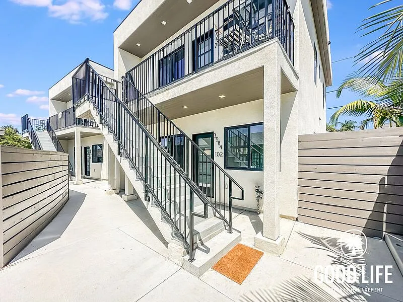 2 bed, 2.0 bath, $2,857 — Photo 2