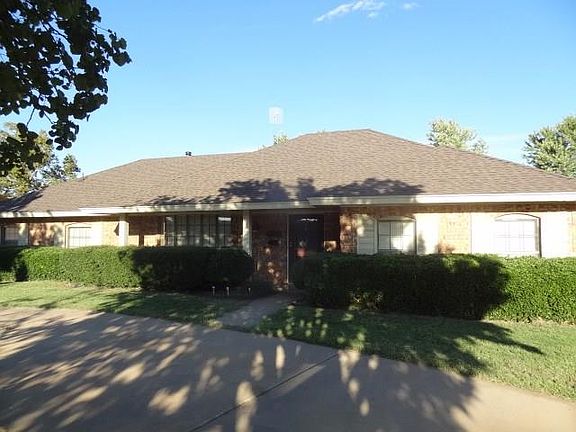 3rd image of 1634 Crestview Dr