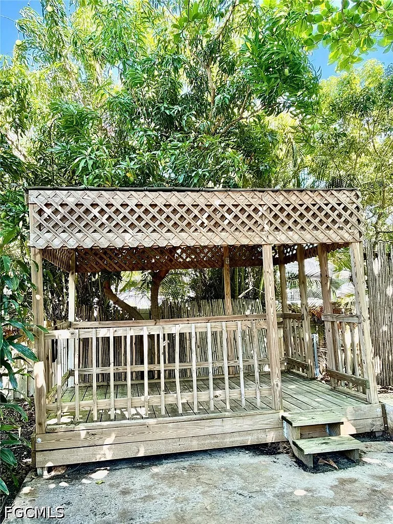 3 bed, 3.0 bath, 2425 sqft, $5,500 — Photo 4