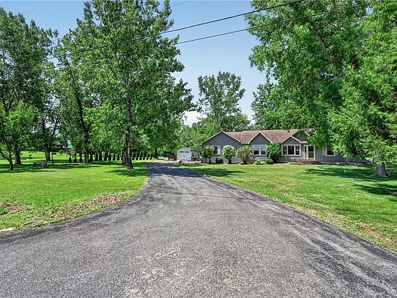 3rd image of 3496 Whitney Rd