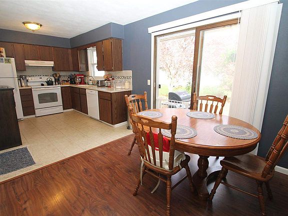 5th image of 316-318 N Wuthering Hills Dr