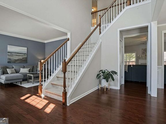 4th image of 2545 Wainwright Way
