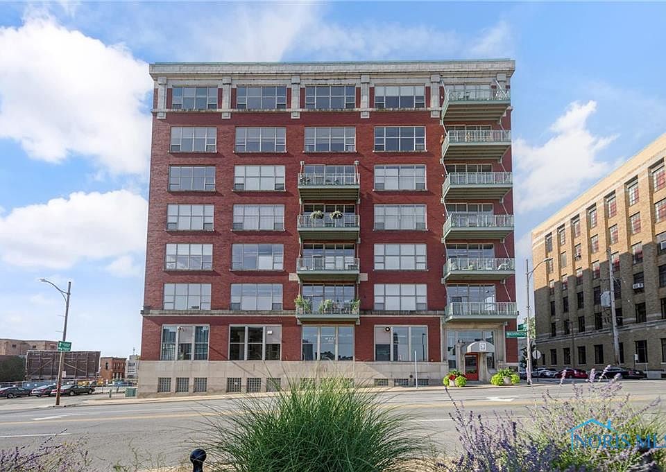 1st image of 745 Washington St APT 606